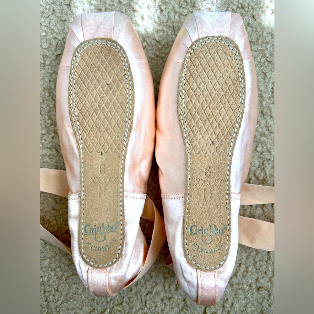Brand New Grishko Nova Pointe Shoes, Size 6, width XXXXX